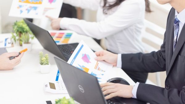 ADHDでも活躍できる！高卒20代におすすめの営業職5選